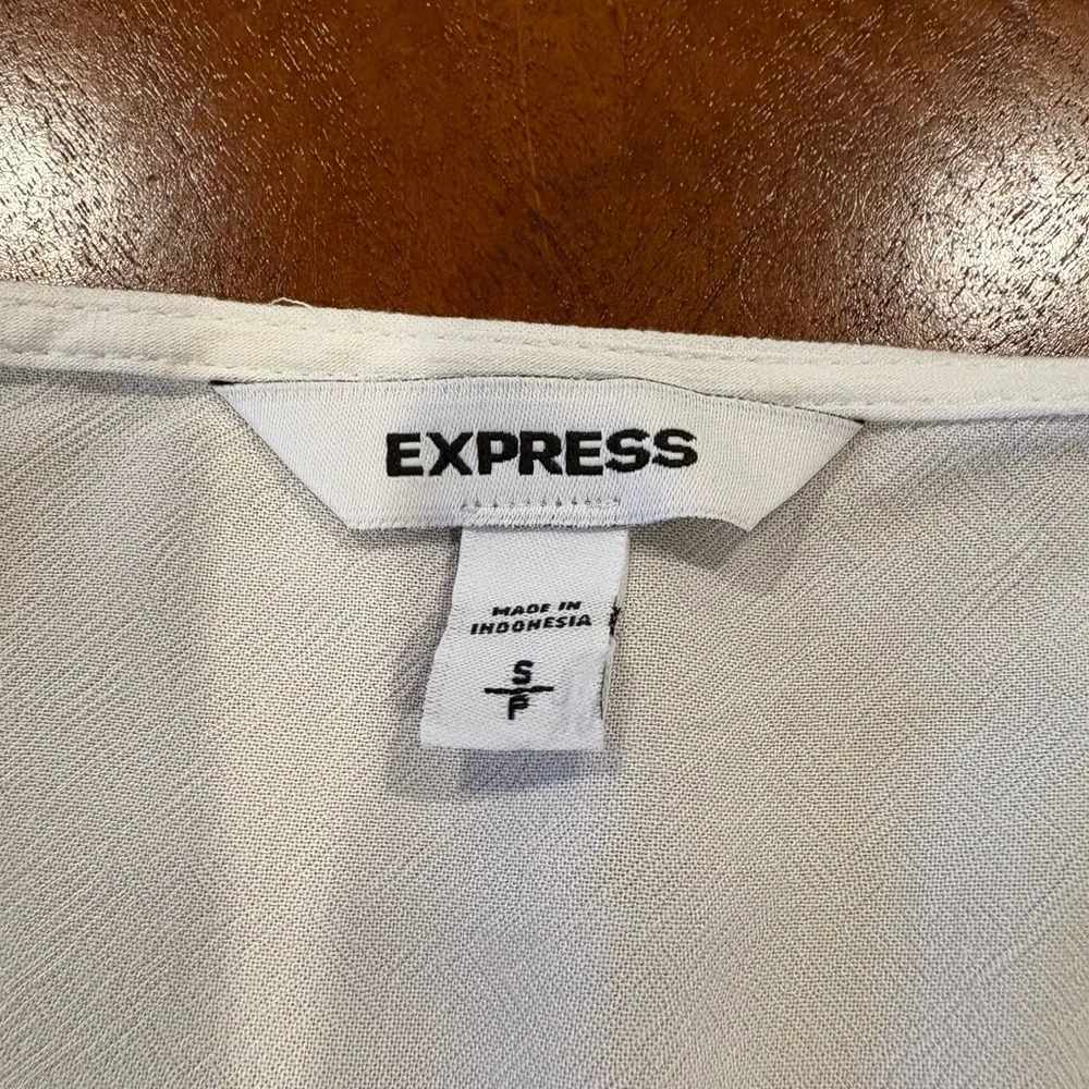 White Lace Blouse, by Express, size S/P - Picture 7 of 9